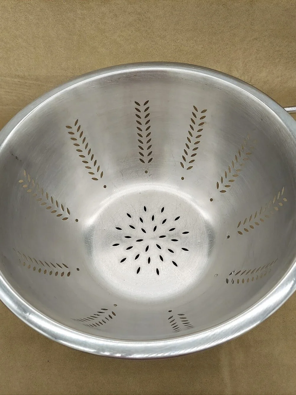 Decorative Vintage Collander Strainer with Handle Metal